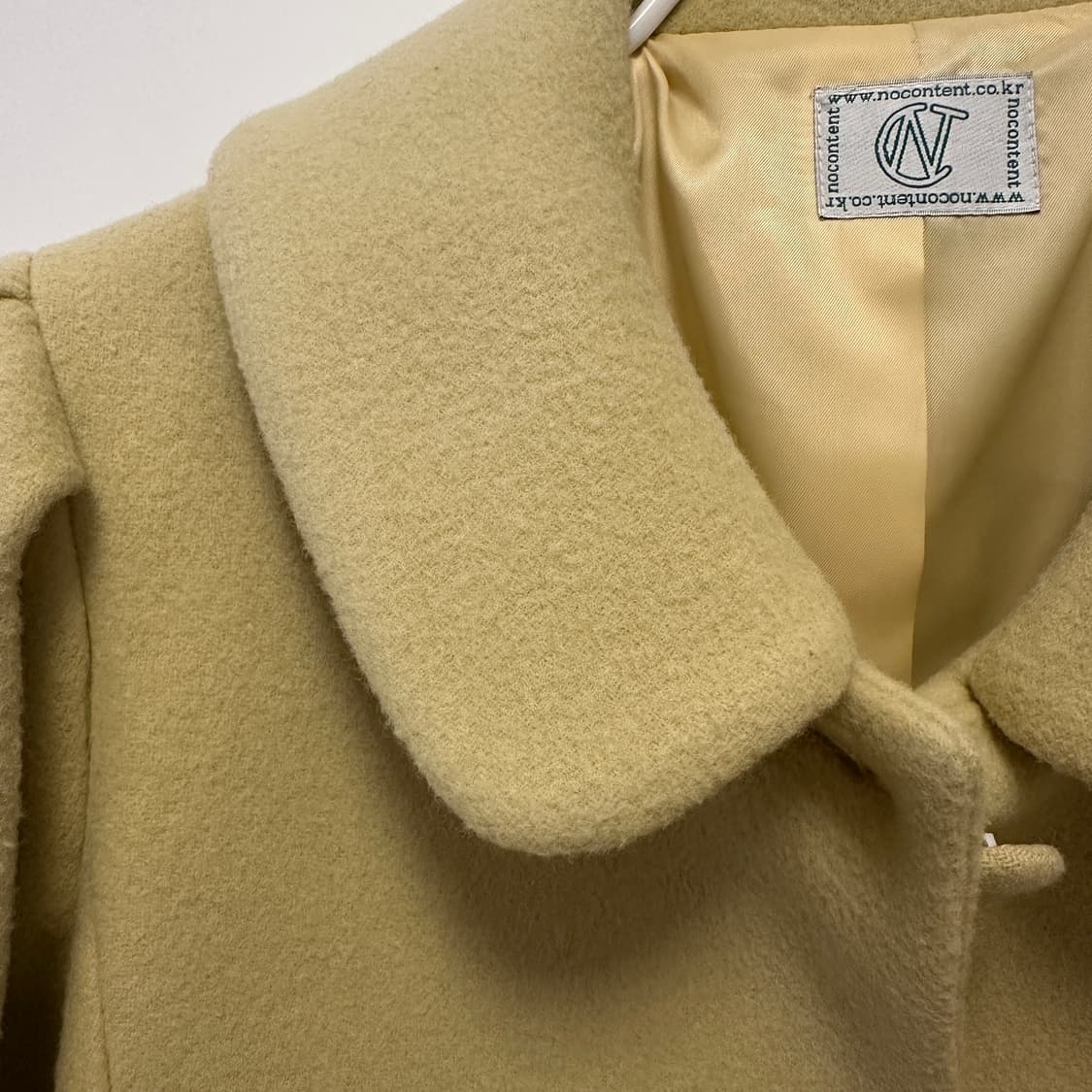 노컨텐츠 퍼프 하프코트 버터색상 상품이미지5