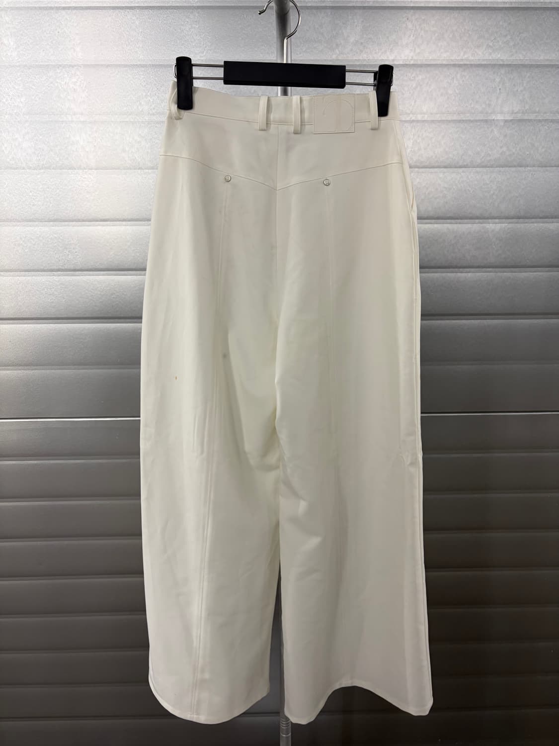TREEMINGBIRD Rivet Slit Trouser [White] 상품이미지5