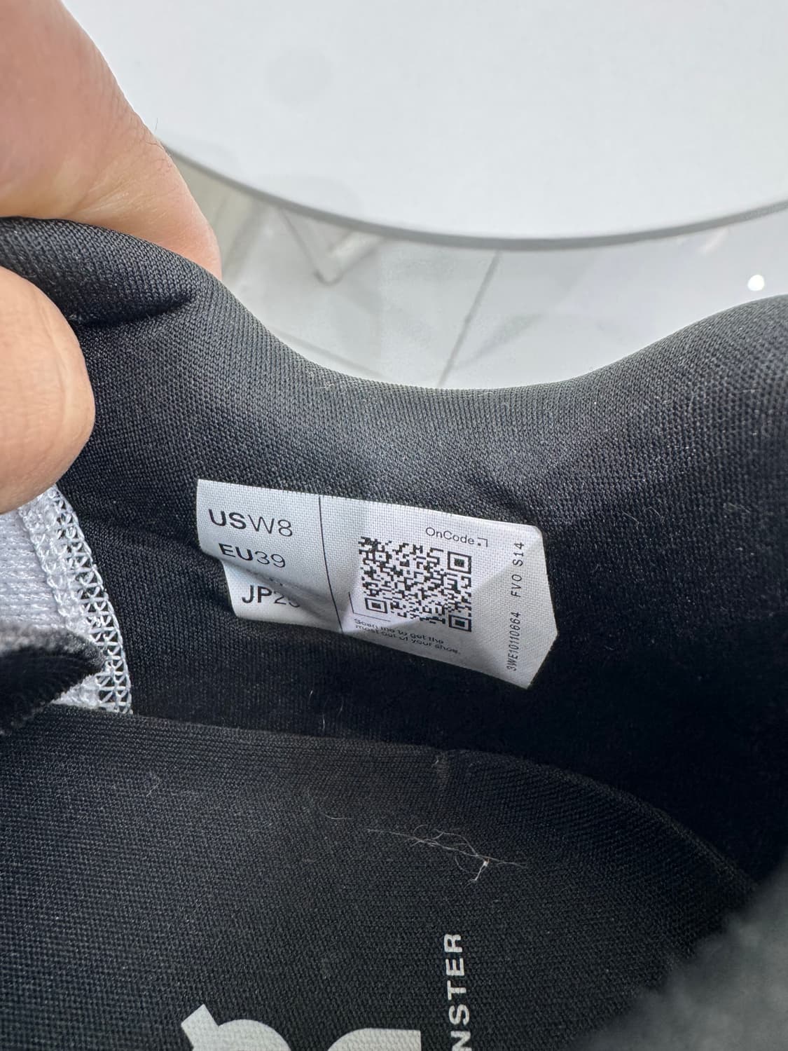 On 온 러닝 클라우드몬스터2 화이트 250사이즈 정리 합니다 상품이미지5