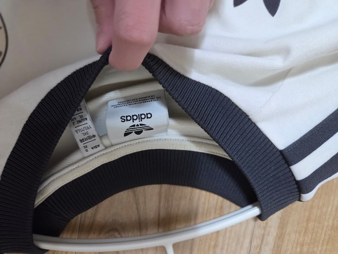 아디다스 독일 아디컬러 클래식 삼선 티셔츠 오프 화이트 - KR 사이즈 상품이미지2