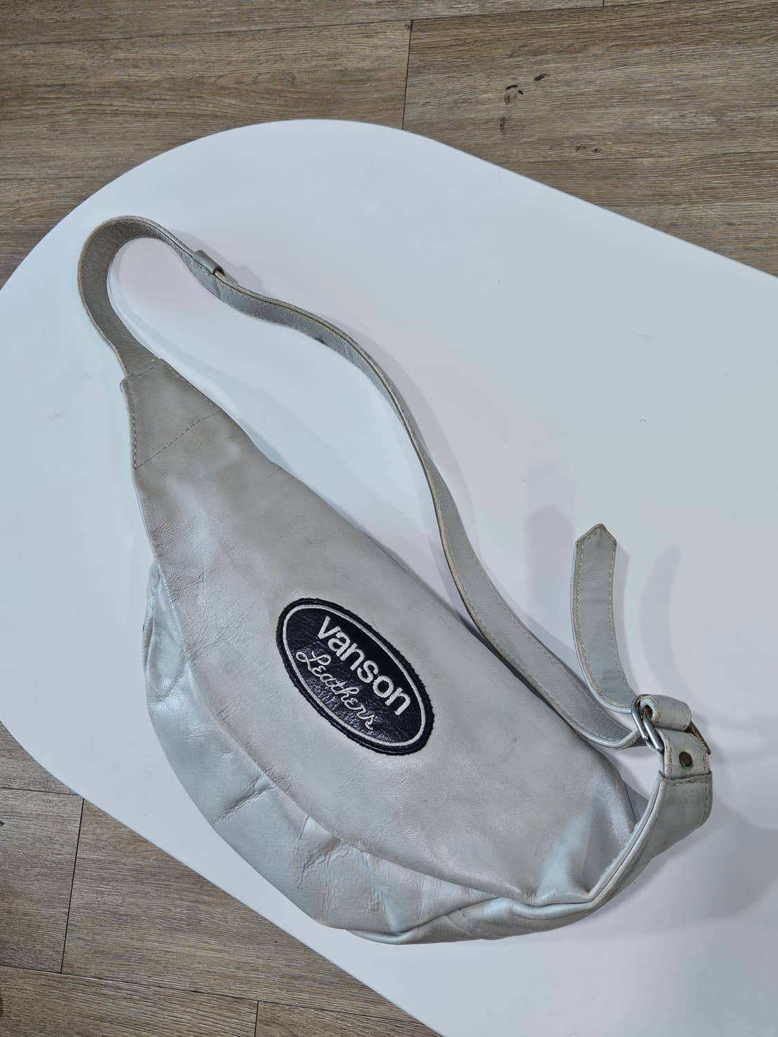 밴슨 가죽 슬링백 상품이미지5