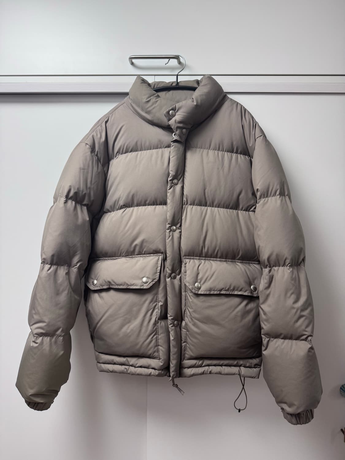 이스트로그퍼머넌트 클래식 다운 상품이미지1