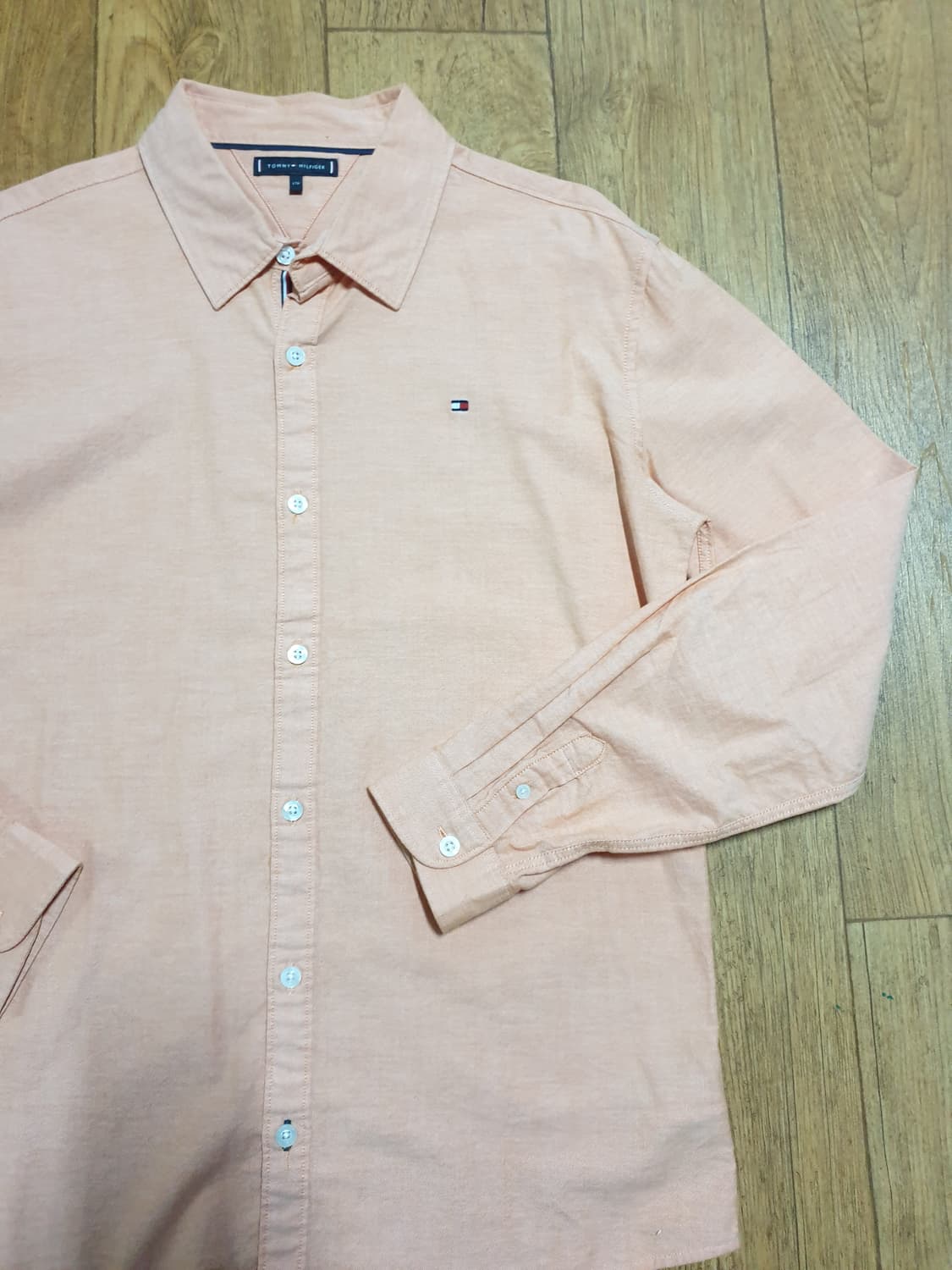 1113 타미힐피거 남방셔츠 95~100 사이즈입니다 상품이미지3