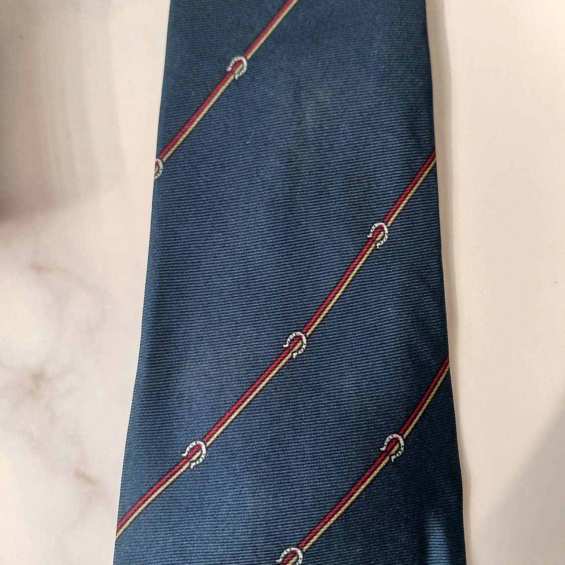 랑방 실크 네이비 스트라이프 넥타이 9cm B등급 A19240
 상품이미지8