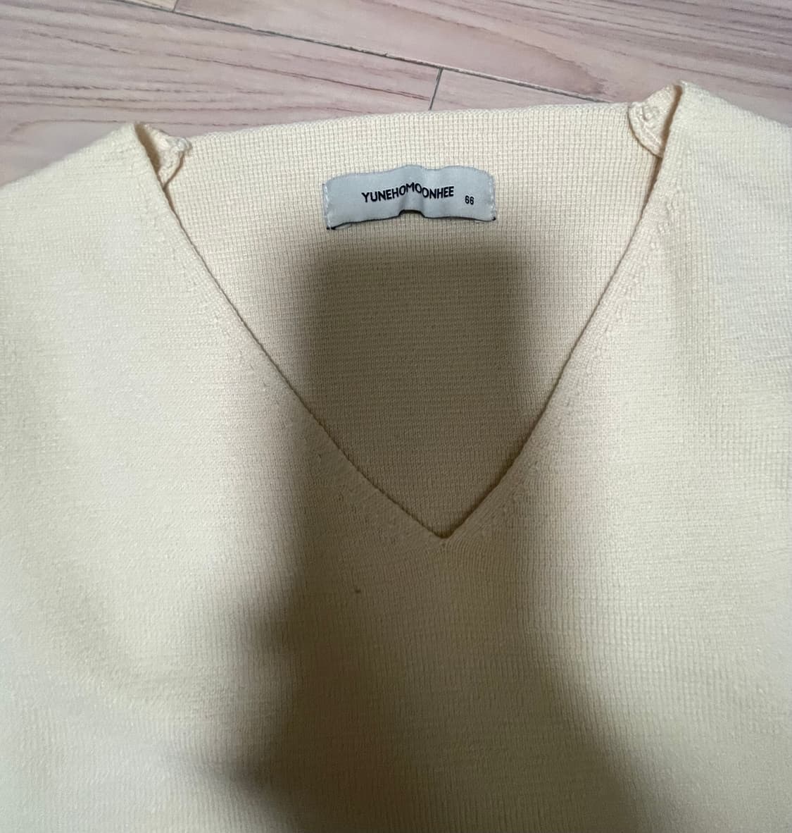 윤호문희 여성 니트 브이넥 흰색 상품이미지3