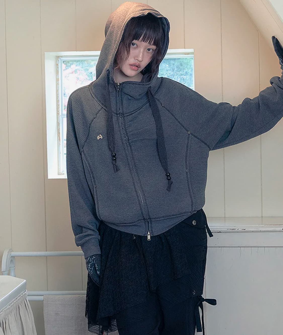 허그유어스킨 셔링 후드집업 차콜 상품이미지1