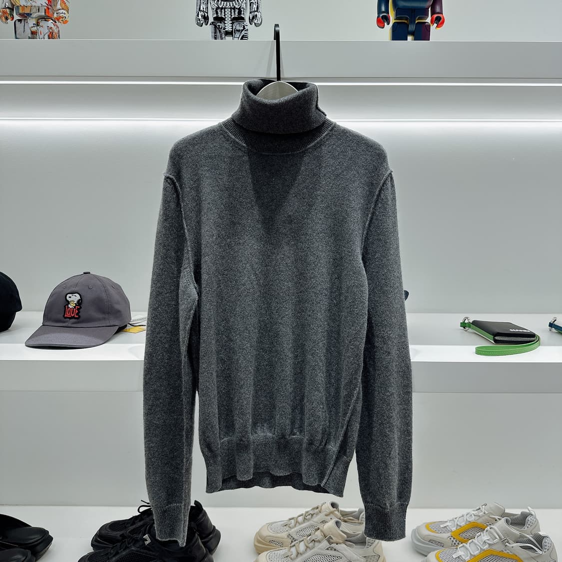 메종 마르지엘라 여성 그레이 캐시미어 터틀넥니트 85% 상품이미지1