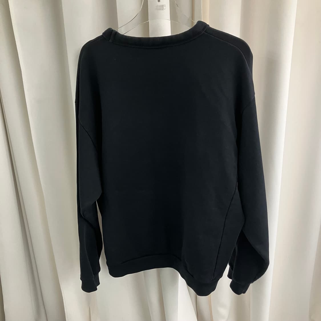 아크네 스튜디오 블랙 체리 스웨트셔츠 M 상품이미지2