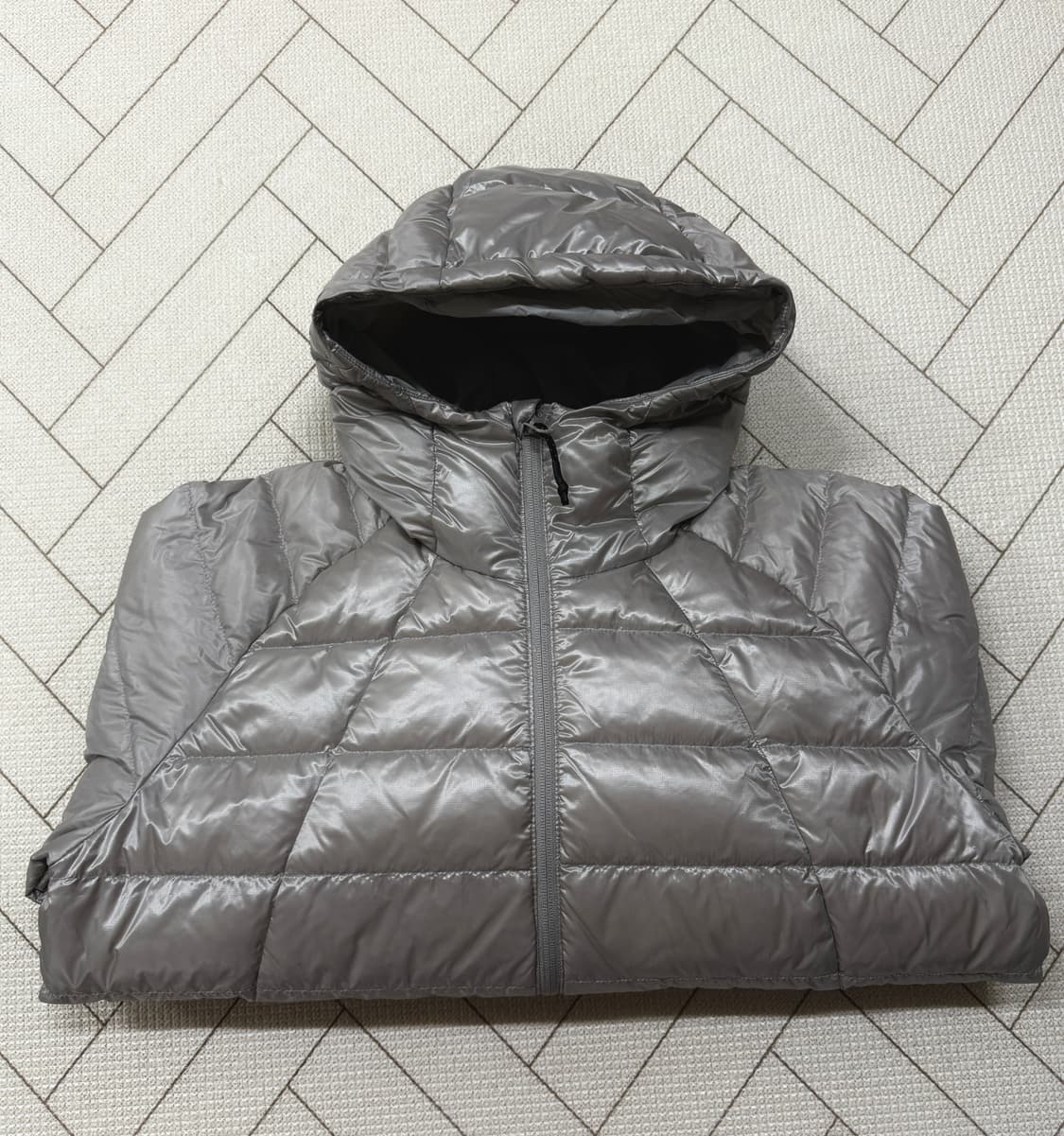 (L)무신사 스탠다드 경량 패딩 다운 자켓 아이언 라이트 그레이 상품이미지3