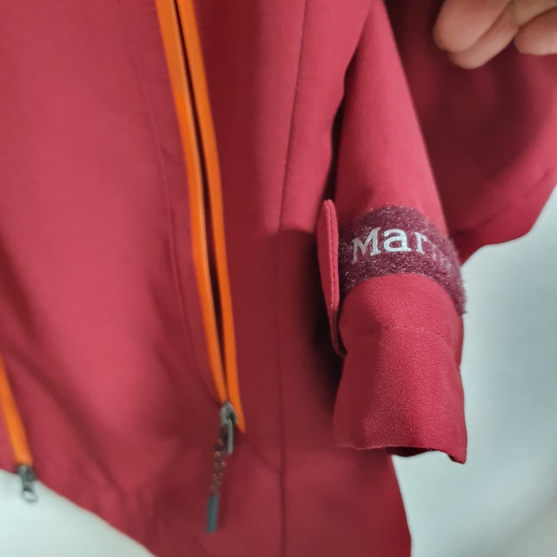 마모트 여성 바람막이 자켓 90 S
 상품이미지3