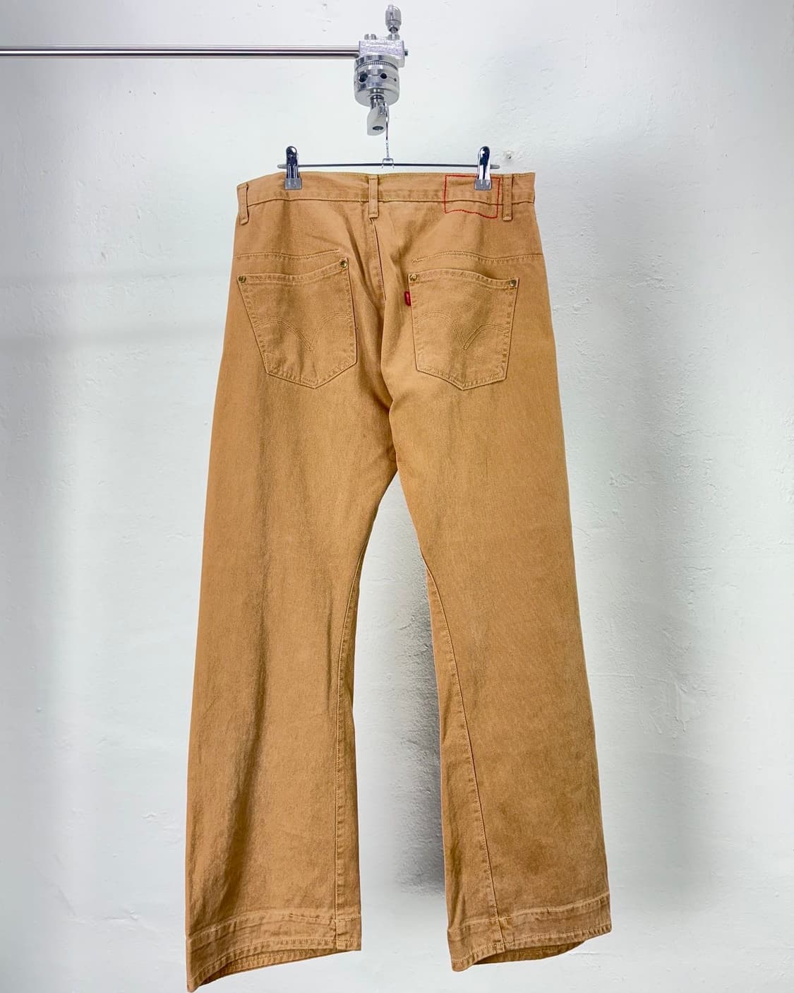 리바이스 엔지니어드 레그 트위스트 카멜 코튼 워크 팬츠 상품이미지6