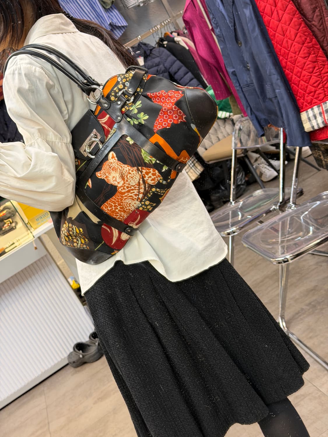 페라가모 간치니 애니멀 프린트 숄더백 상품이미지4