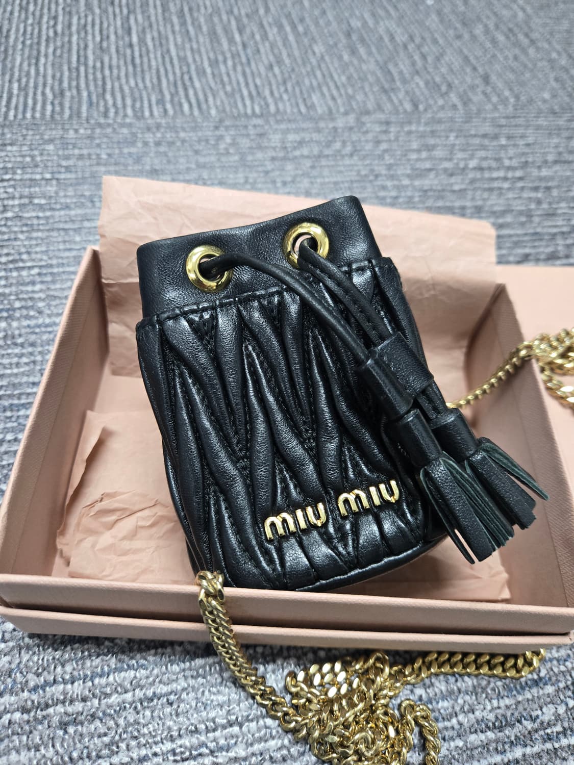 [특가][정품] 미우미우 버킷백 미니 상품이미지1