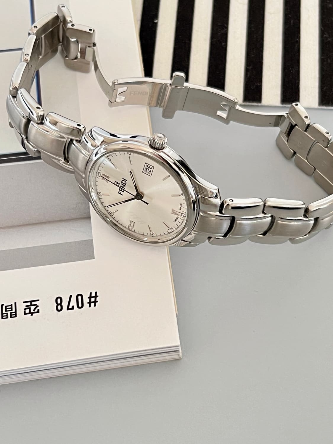 FENDI 실버 라운드 다이얼 펜디 남성 시계  상품이미지1