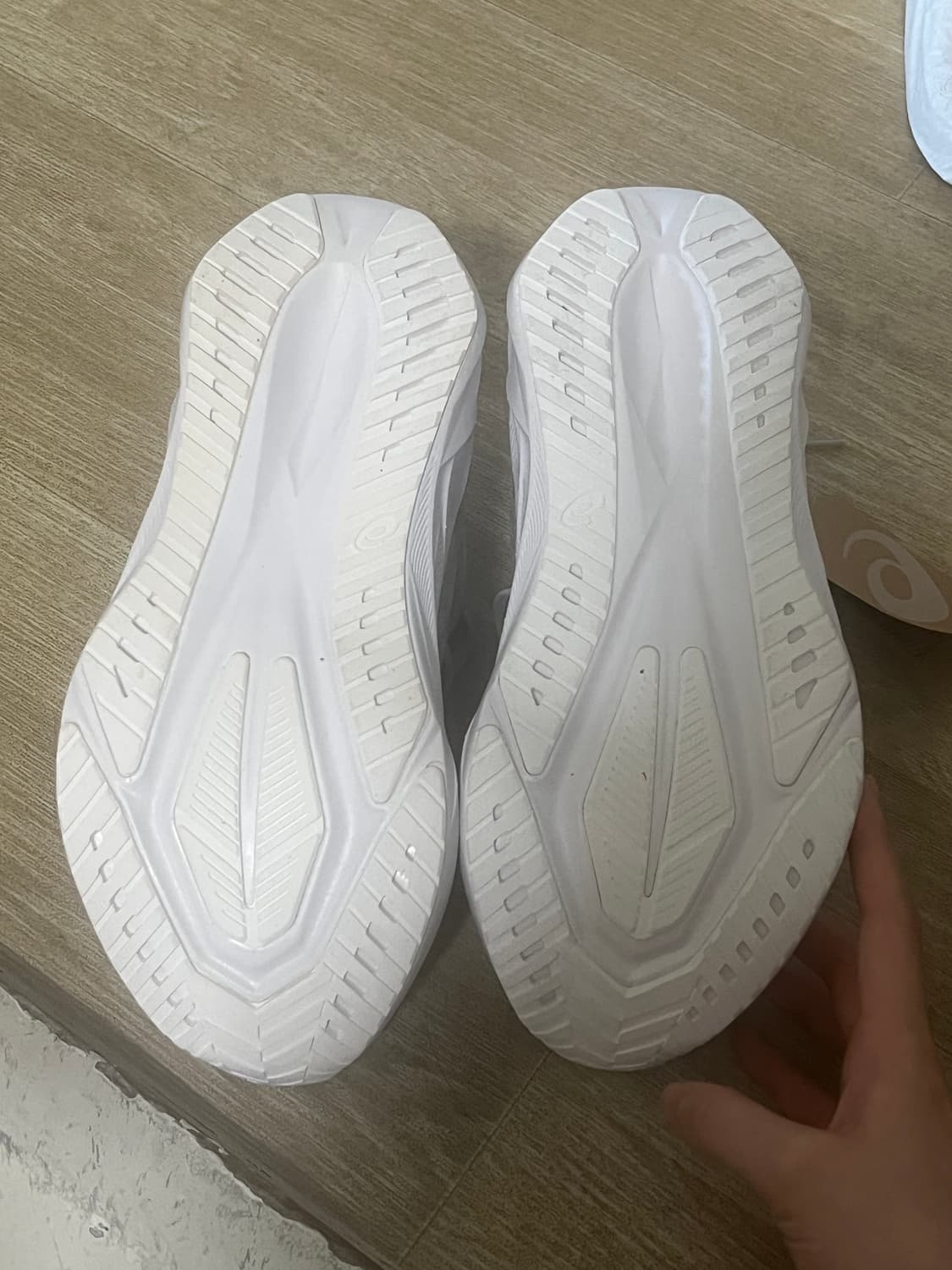 아식스 노바블라스트 5 새상품 240 상품이미지2