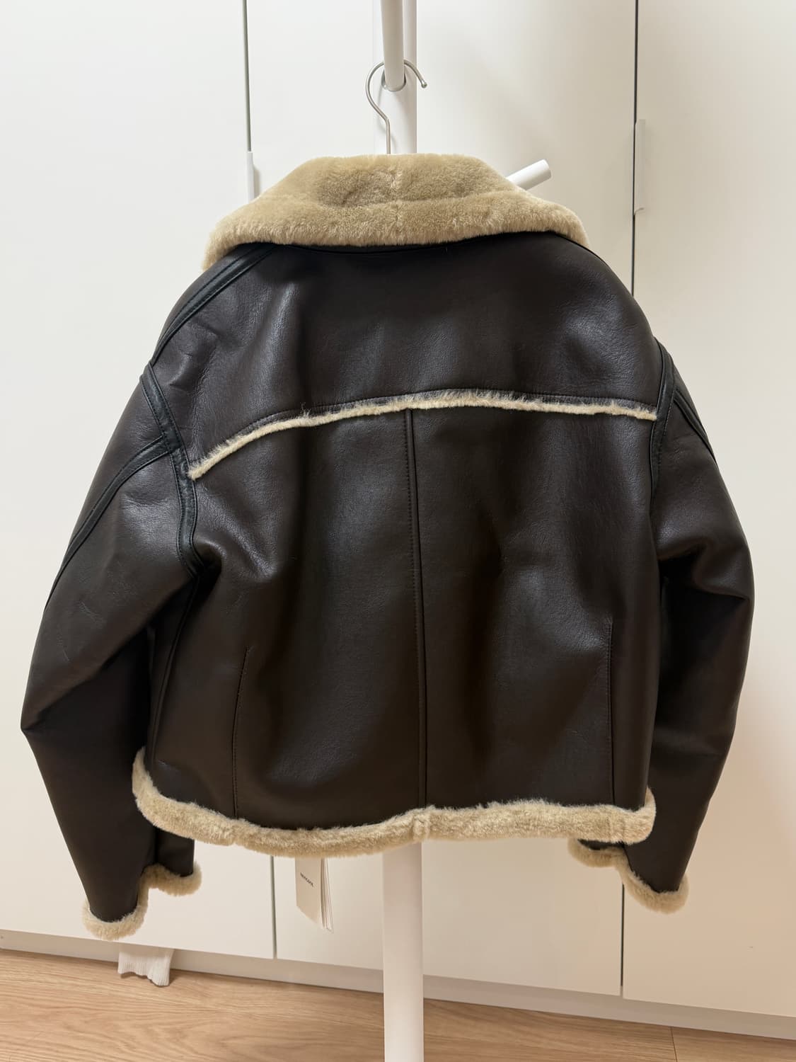 몽돌 페이크 퍼 무스탕 자켓 상품이미지3