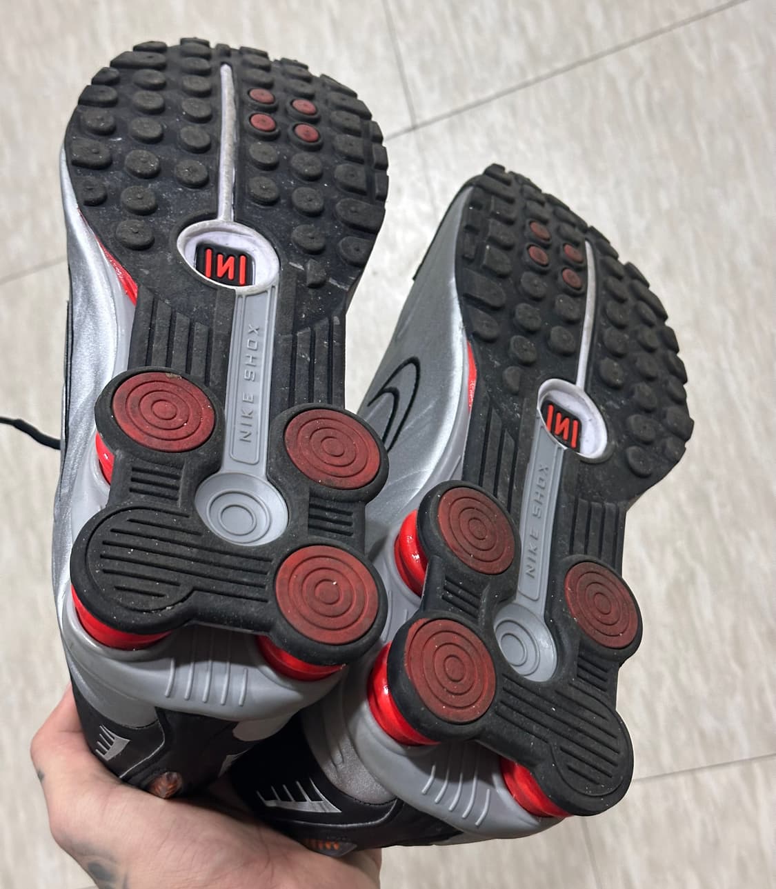 나이키 샥스 R4 레드 280 상품이미지5