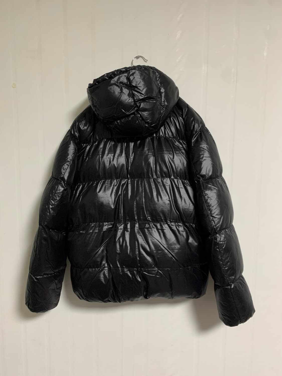 로웰 글로시 후드 패딩 자켓 상품이미지2