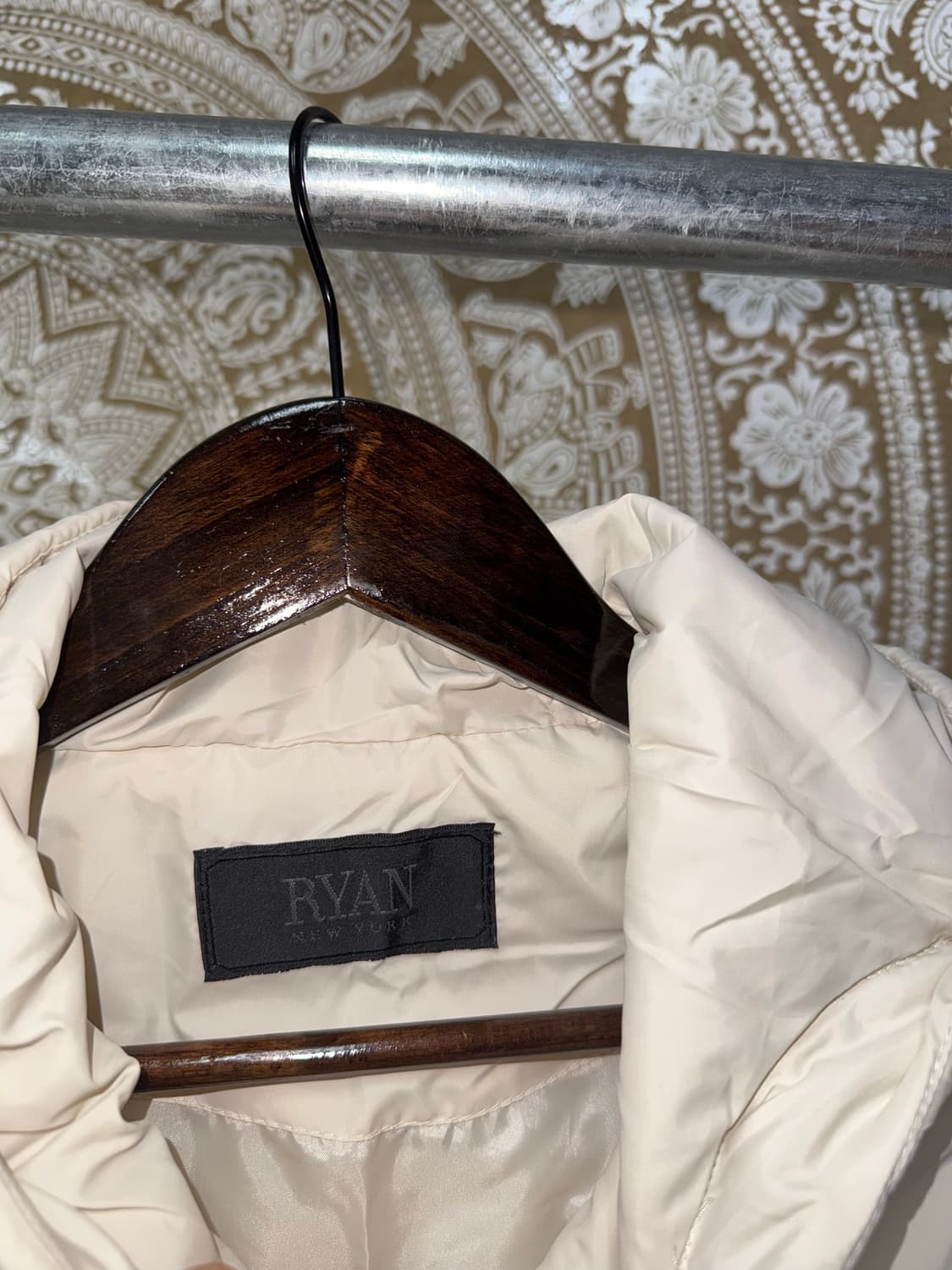 RYAN NEWYORK 리안뉴욕 프릴 디테일 경량 패딩조끼  상품이미지5