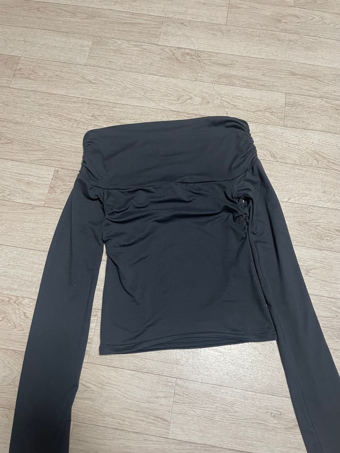 다이애그널 오프숄더 셔링 티셔츠 새상품 상품이미지4