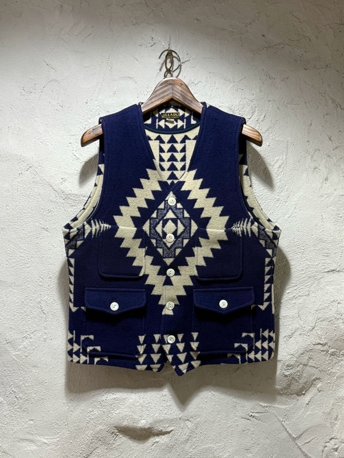 제라도 JELADO 살렘 베스트 나바호 올드 네이비 색상 울 조끼 상품이미지1