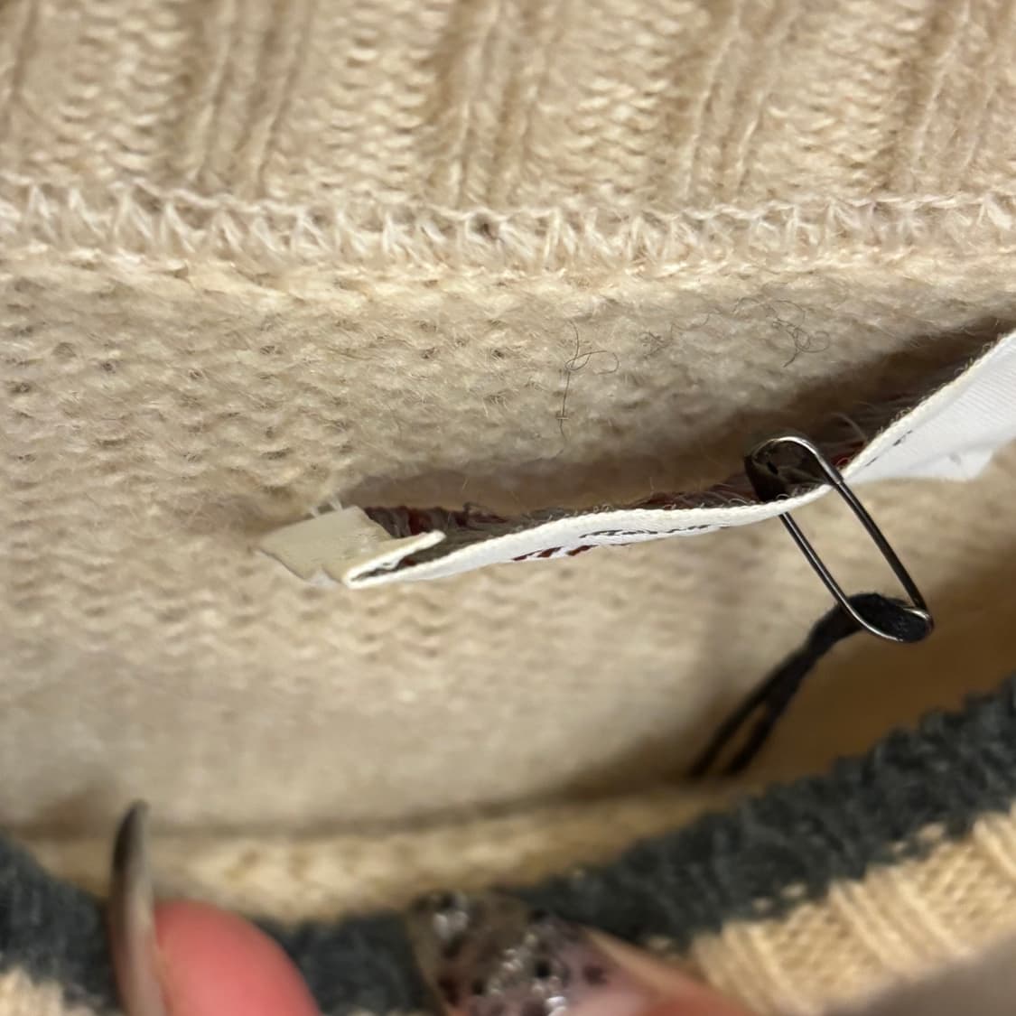 UNITED COLORS OF BENETTON 고양이 자수 배색 니트 상품이미지5