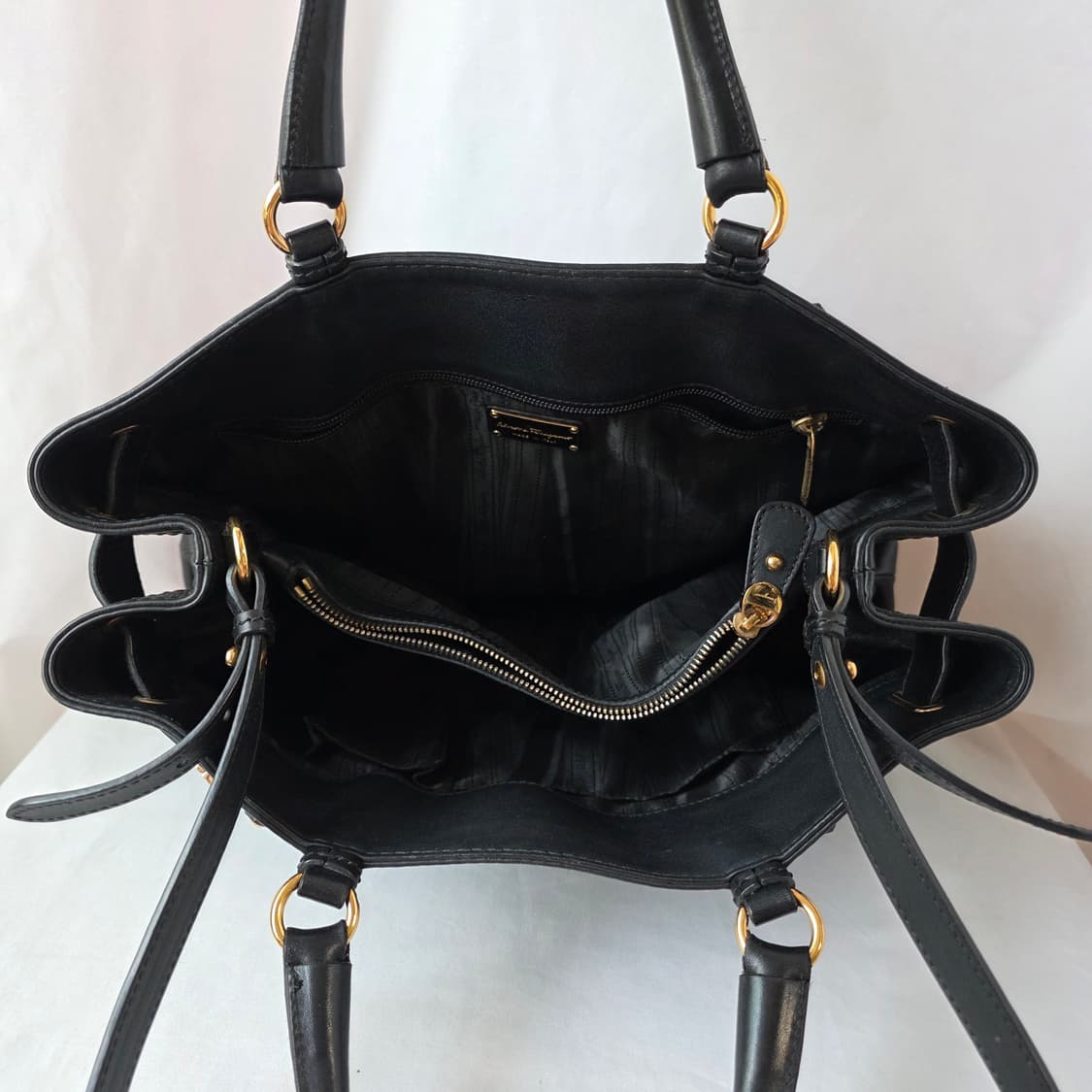 [정품] 페레가모 간치니 락버클 여성 숄더백 토트백 크로스백 상품이미지7