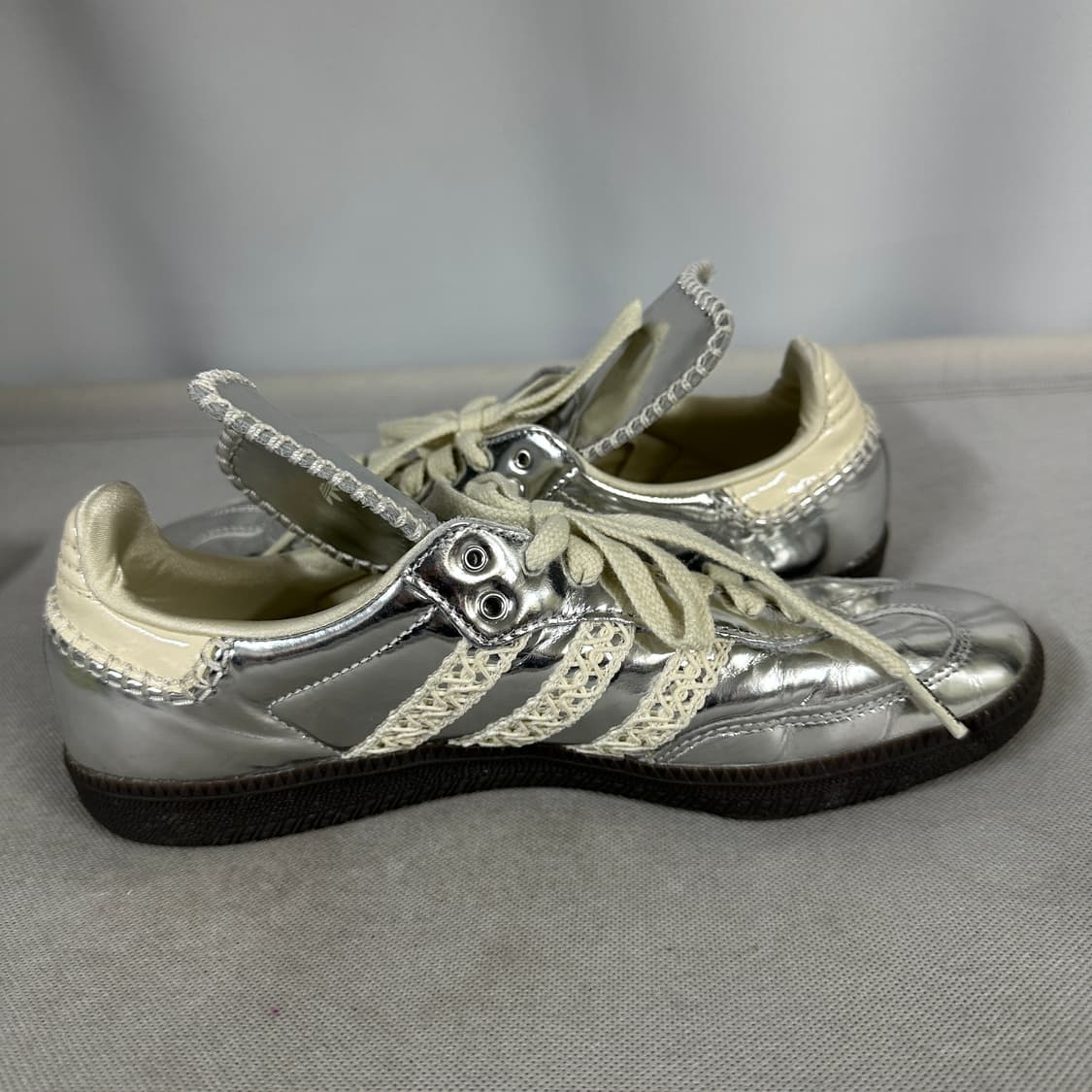 아디다스 x 웨일스 보너 삼바 실버 메탈릭 상품이미지3