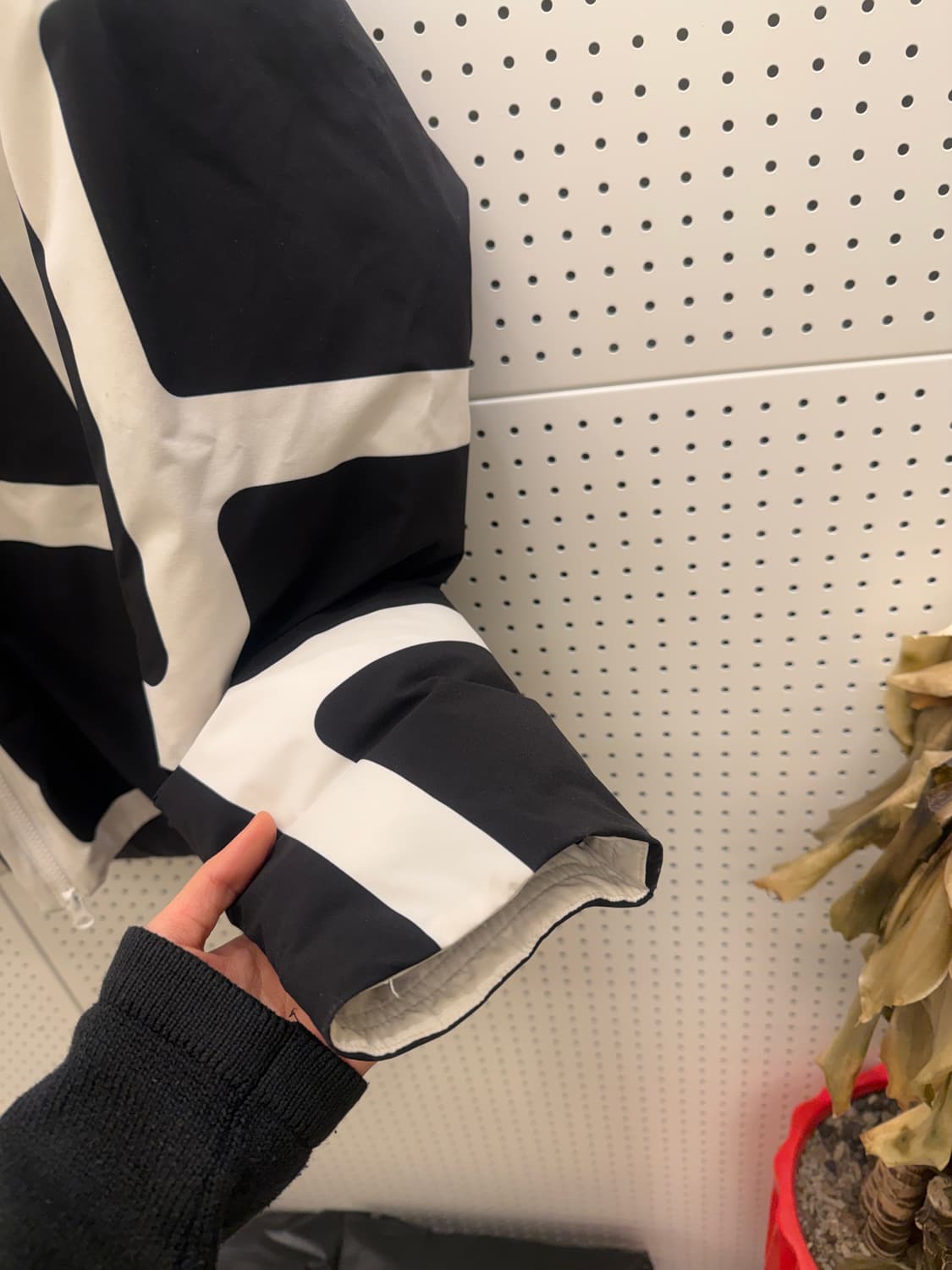 스파이더 블랙 화이트 그래픽 패딩 U216 상품이미지4