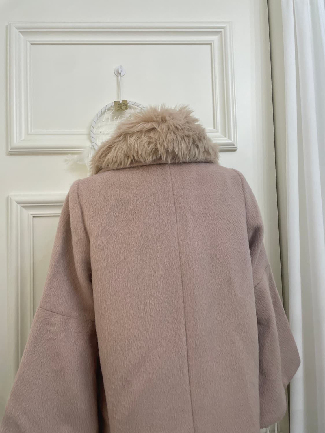 indipink fur cape style coat(size-M) 상품이미지4