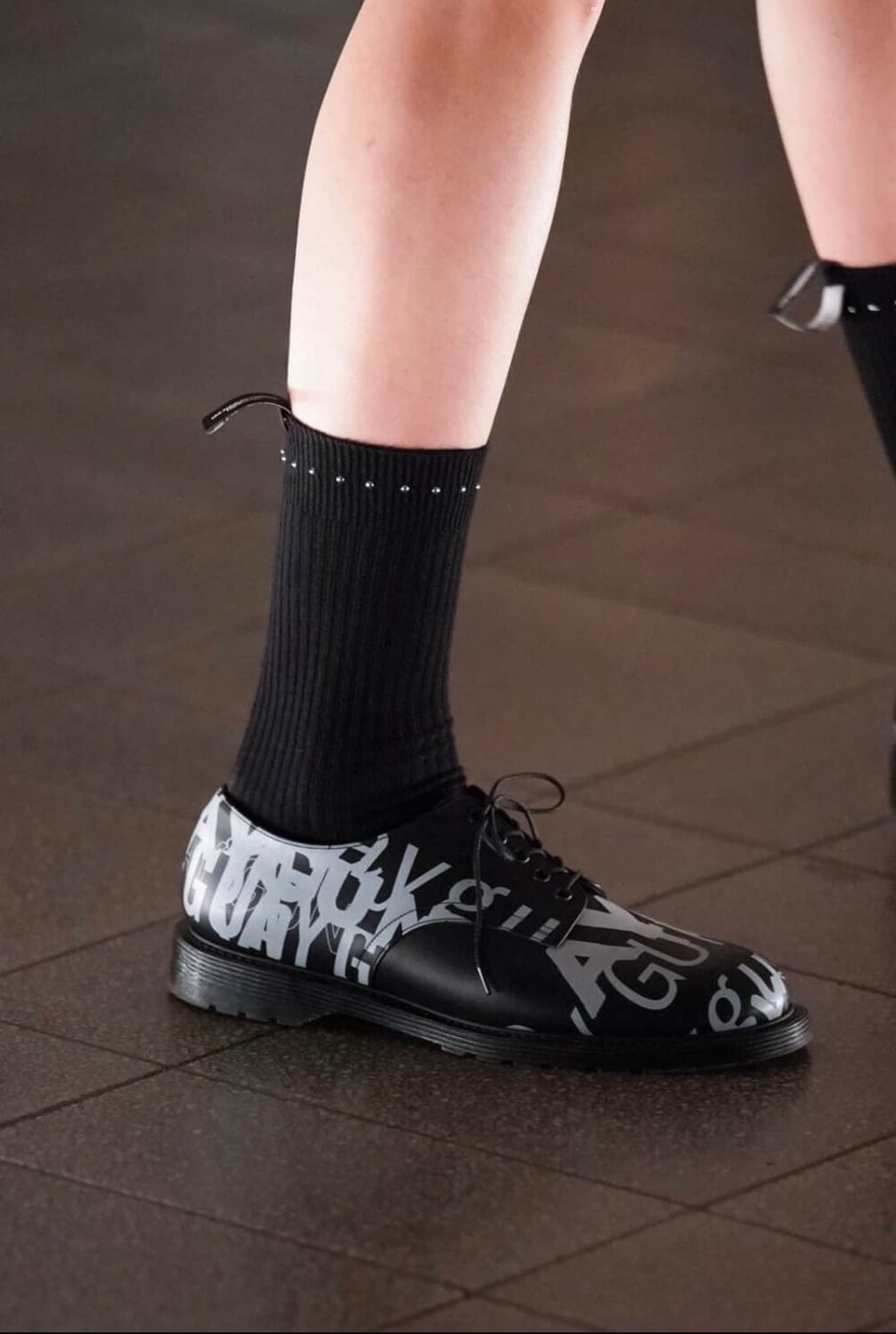 솔로이스트 23aw 레터링 더비슈즈 상품이미지1