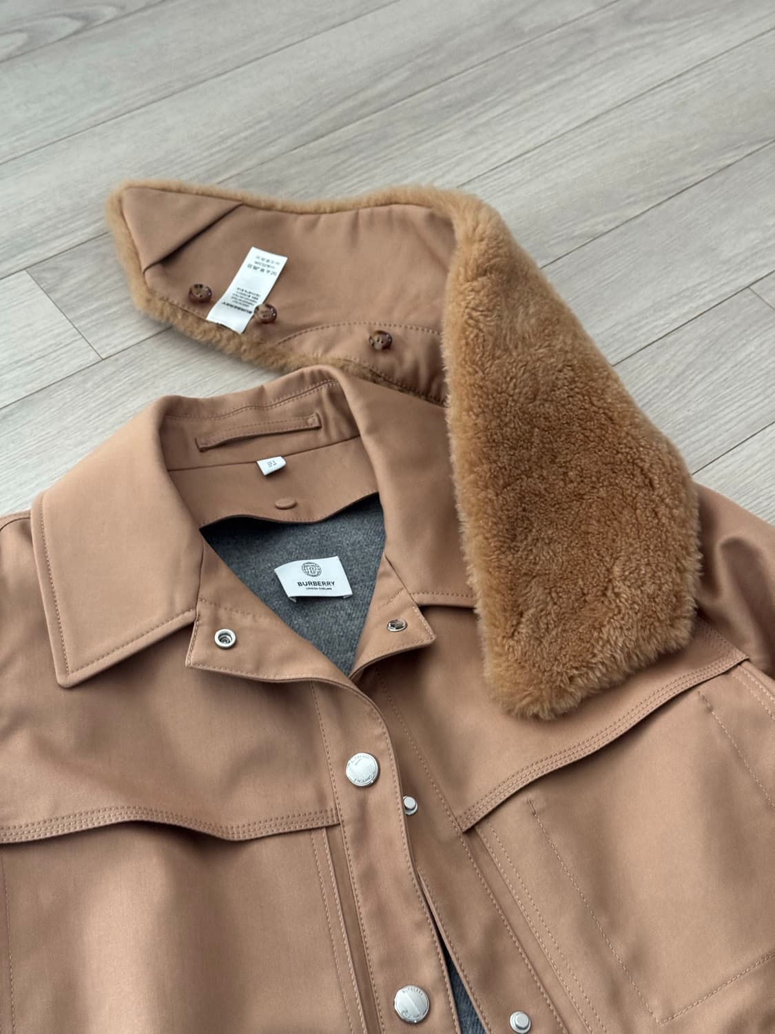 버버리 시어링 칼라 개버딘 필드 재킷 (워머 포함) 상품이미지3