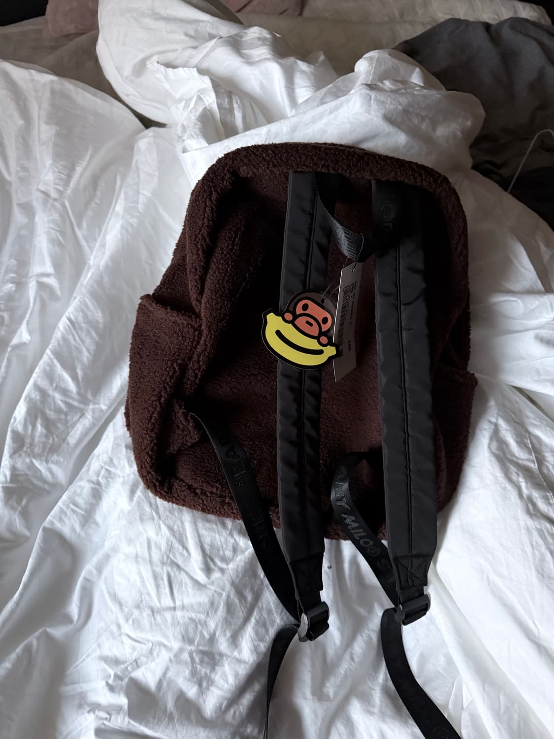[새상품] 베이프 마일로 대형 퍼 백팩 상품이미지2