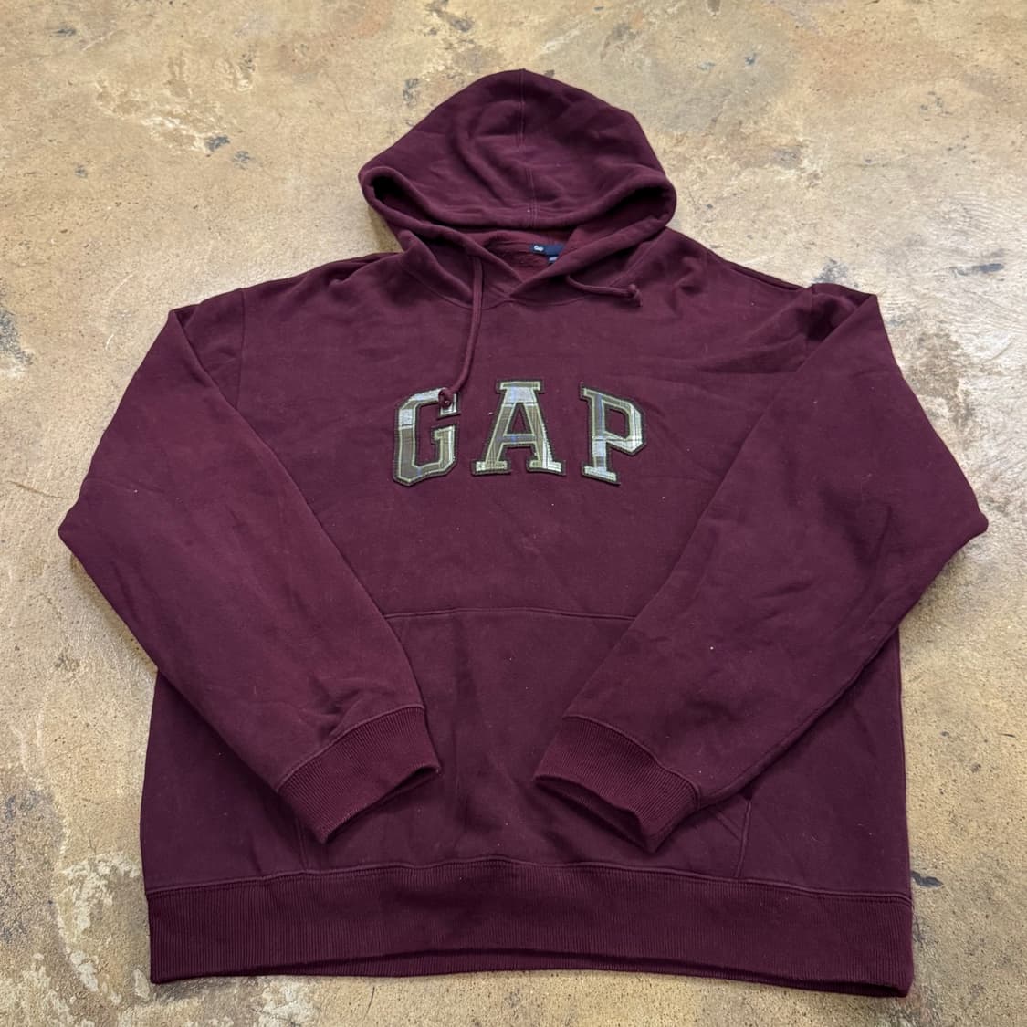 갭 버건디 체크 로고 후드티 상품이미지2