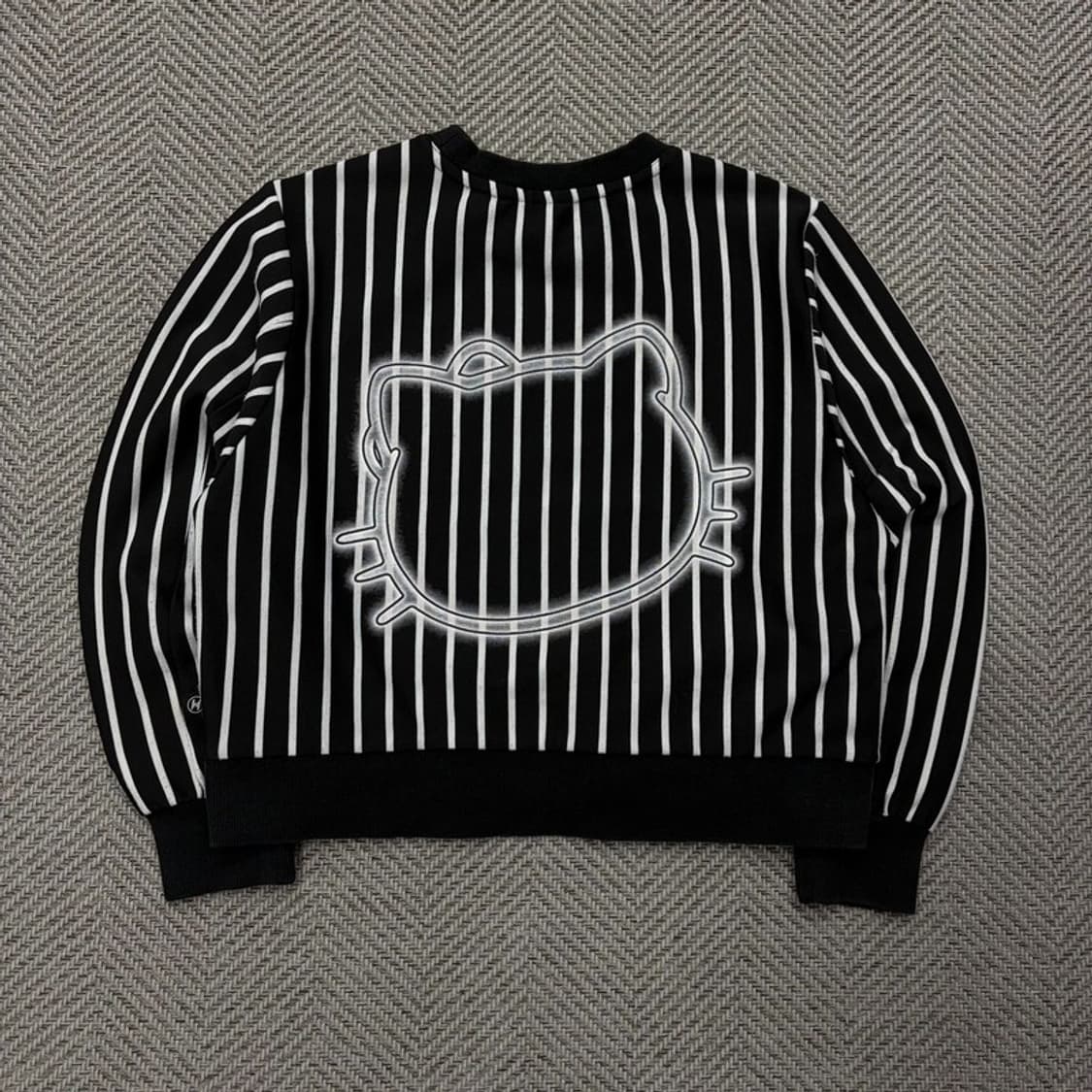 헬로키티 스트라이프 맨투맨 v2780 상품이미지2