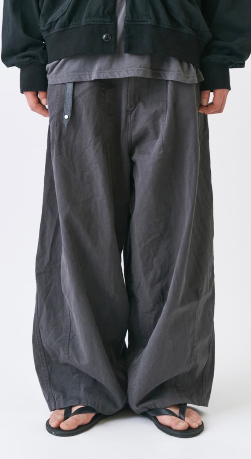 [3,L][새상품] 이얼즈어고 코튼 드릴 벌룬 치노 팬츠 차콜 상품이미지2