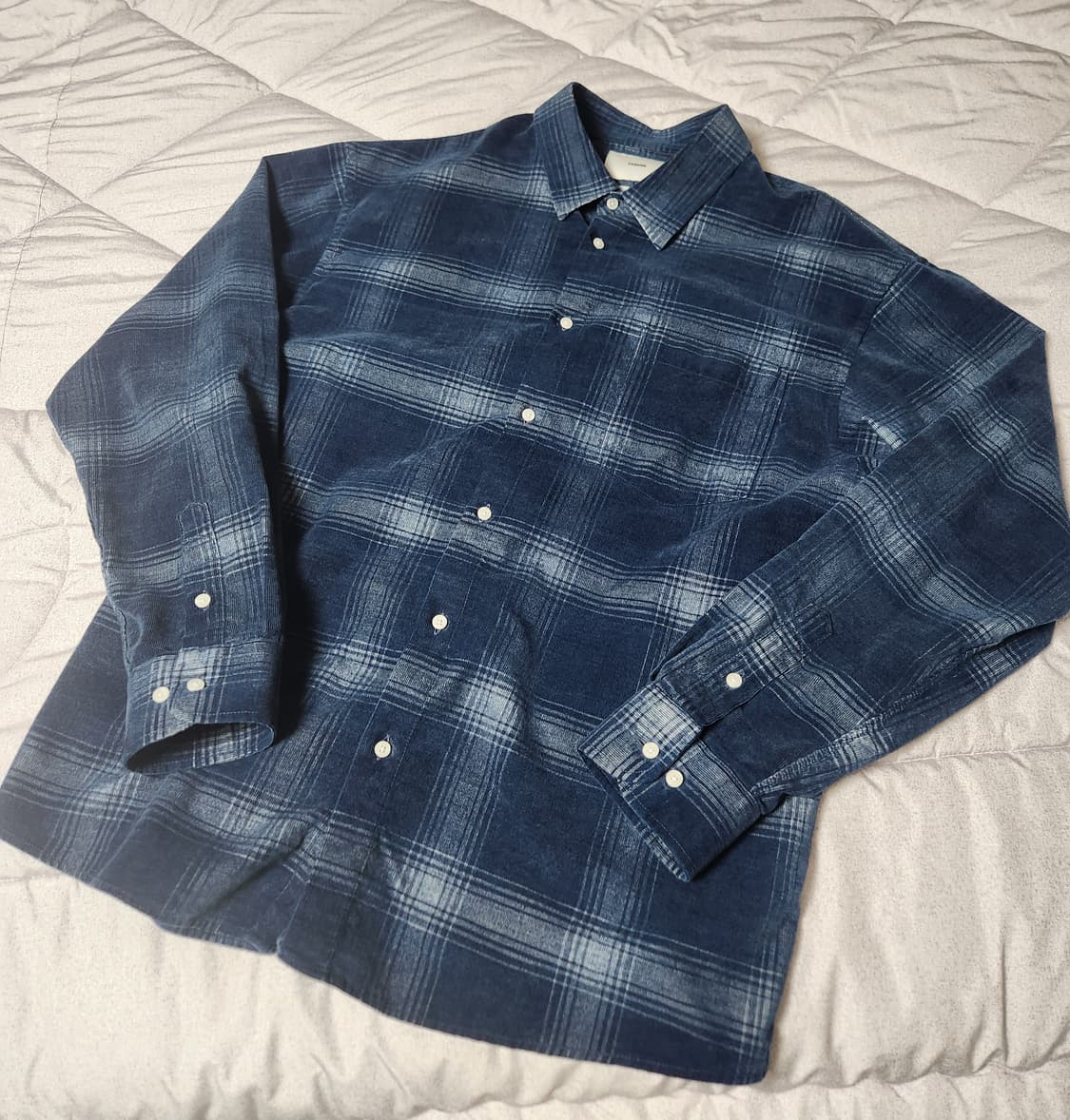 퍼렌(PERENN) 릴렉스드 코듀로이 체크 블루 셔츠 상품이미지5