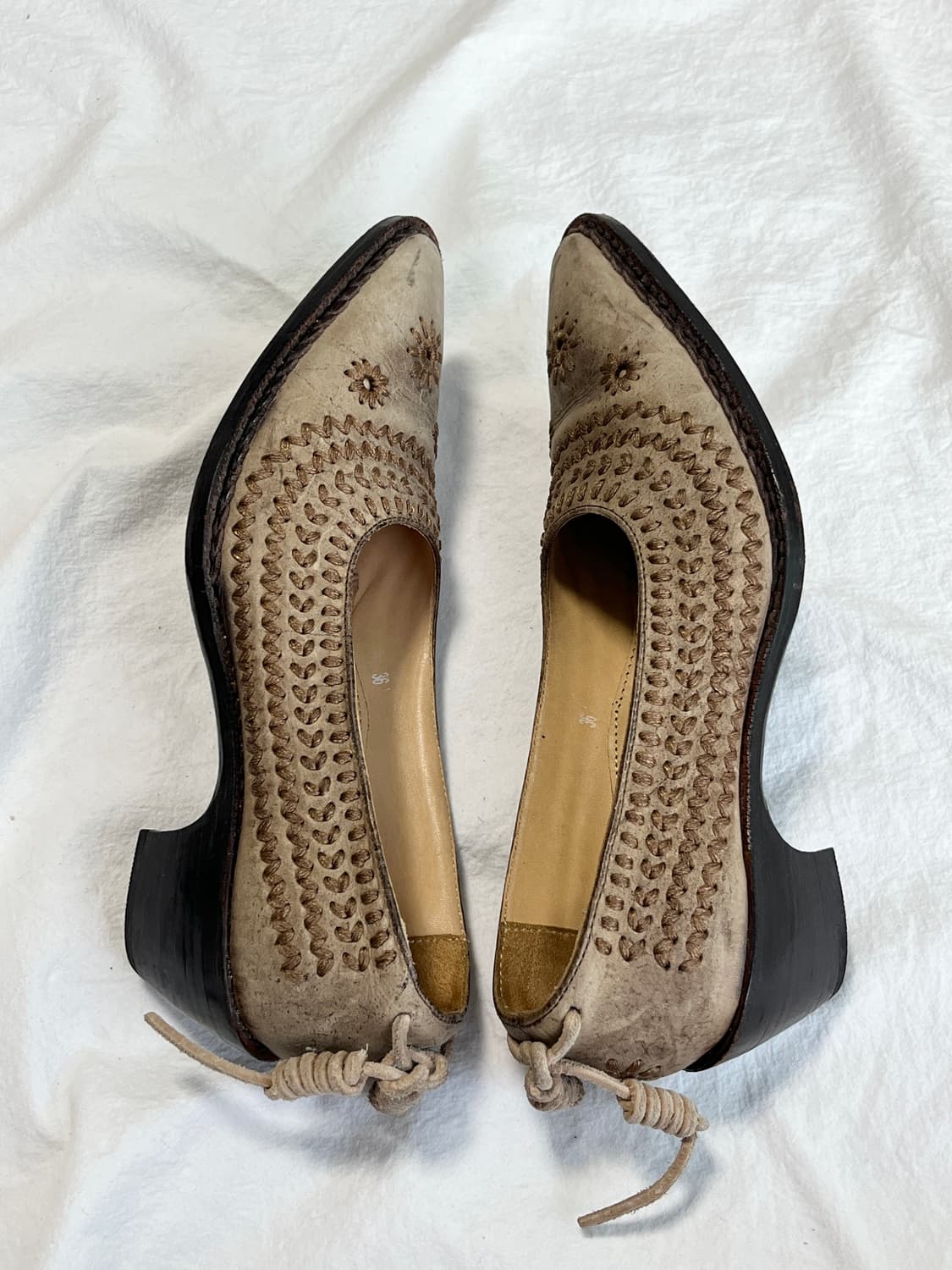 [36/245] 이세이미야케 HAAT 빈티지 펌프스 구두 상품이미지5