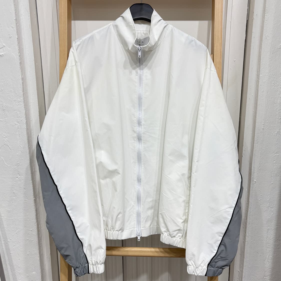 [새상품] 바람막이 자켓 상품이미지2