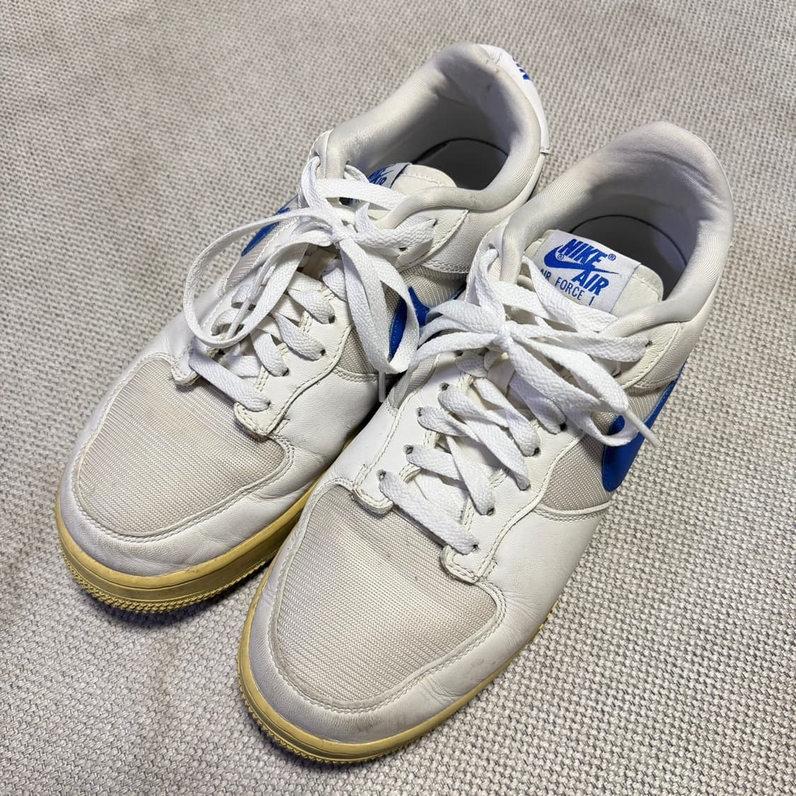 나이키 에어포스1 흰/파 스니커즈 상품이미지1