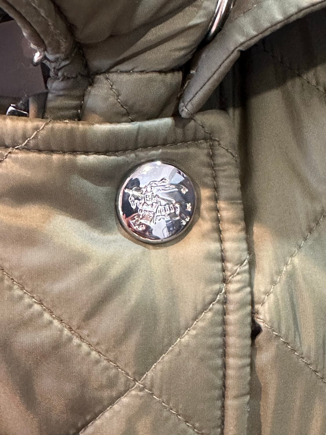 버버리 콜레레인 퀼팅 패딩 상품이미지10