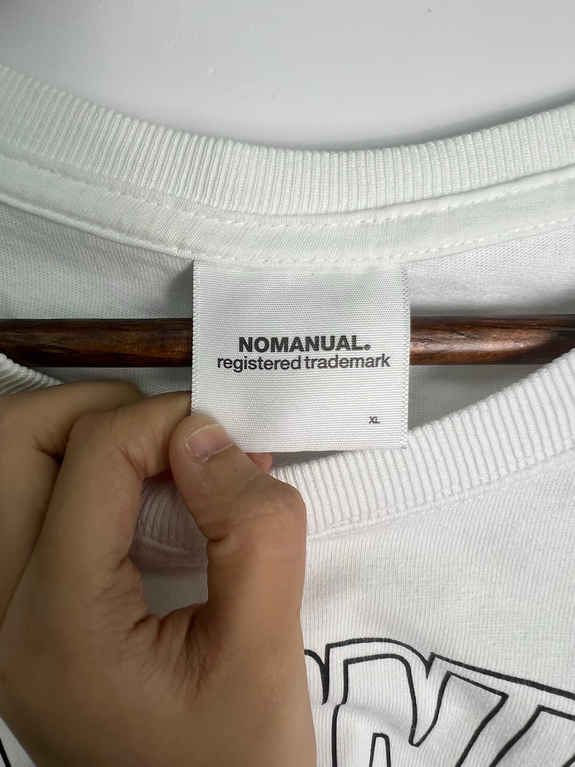 NOMANUAL 흰색 반팔티 상품이미지2