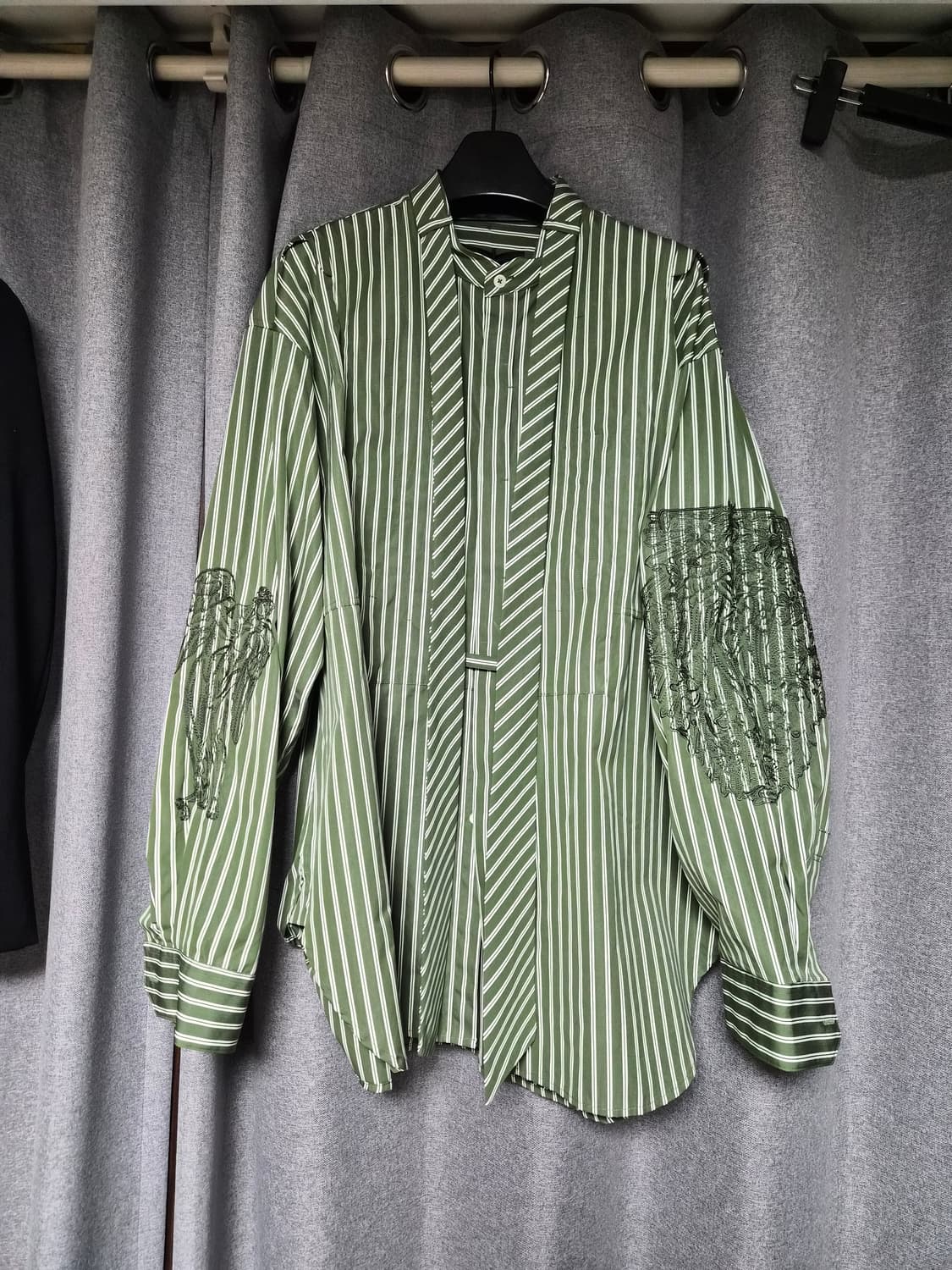 송지오옴므 타이 자수 튜닉 셔츠 팝니다ㅡ타임옴므.솔리드.시스템 상품이미지2