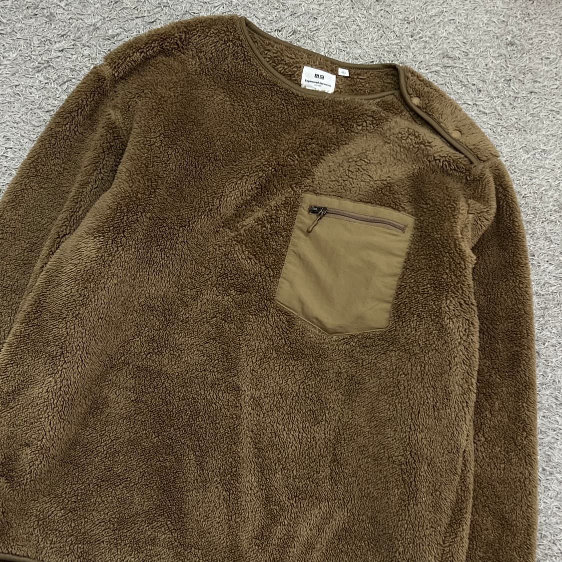 [100] 유니클로 엔지니어드가먼츠 후리스 맨투맨 상품이미지1