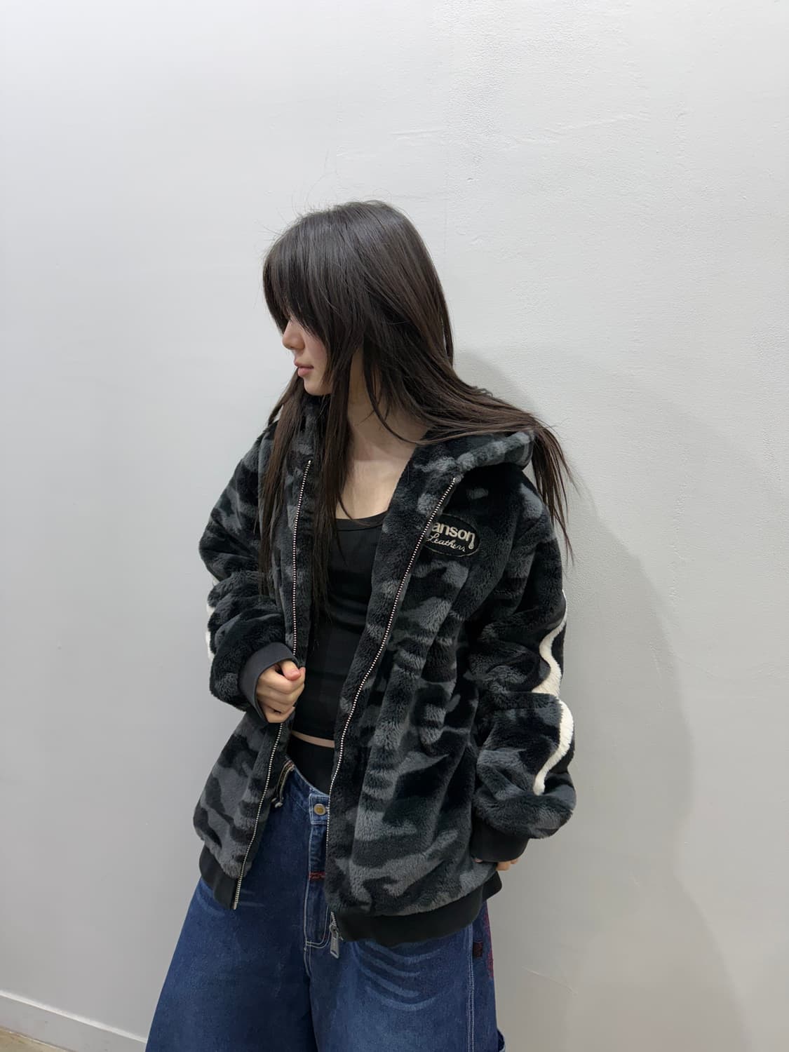 밴슨 오버핏 본 디테일 퍼 후드집업 상품이미지4