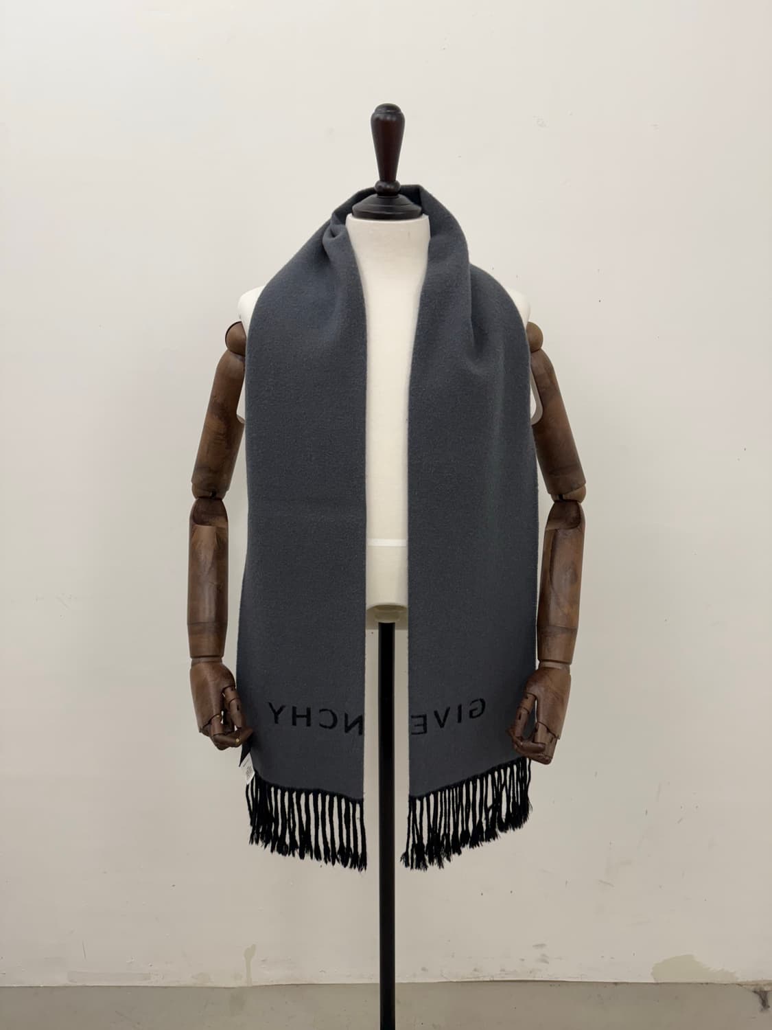Givenchy Reversible Virgin Wool Muffler 상품이미지3