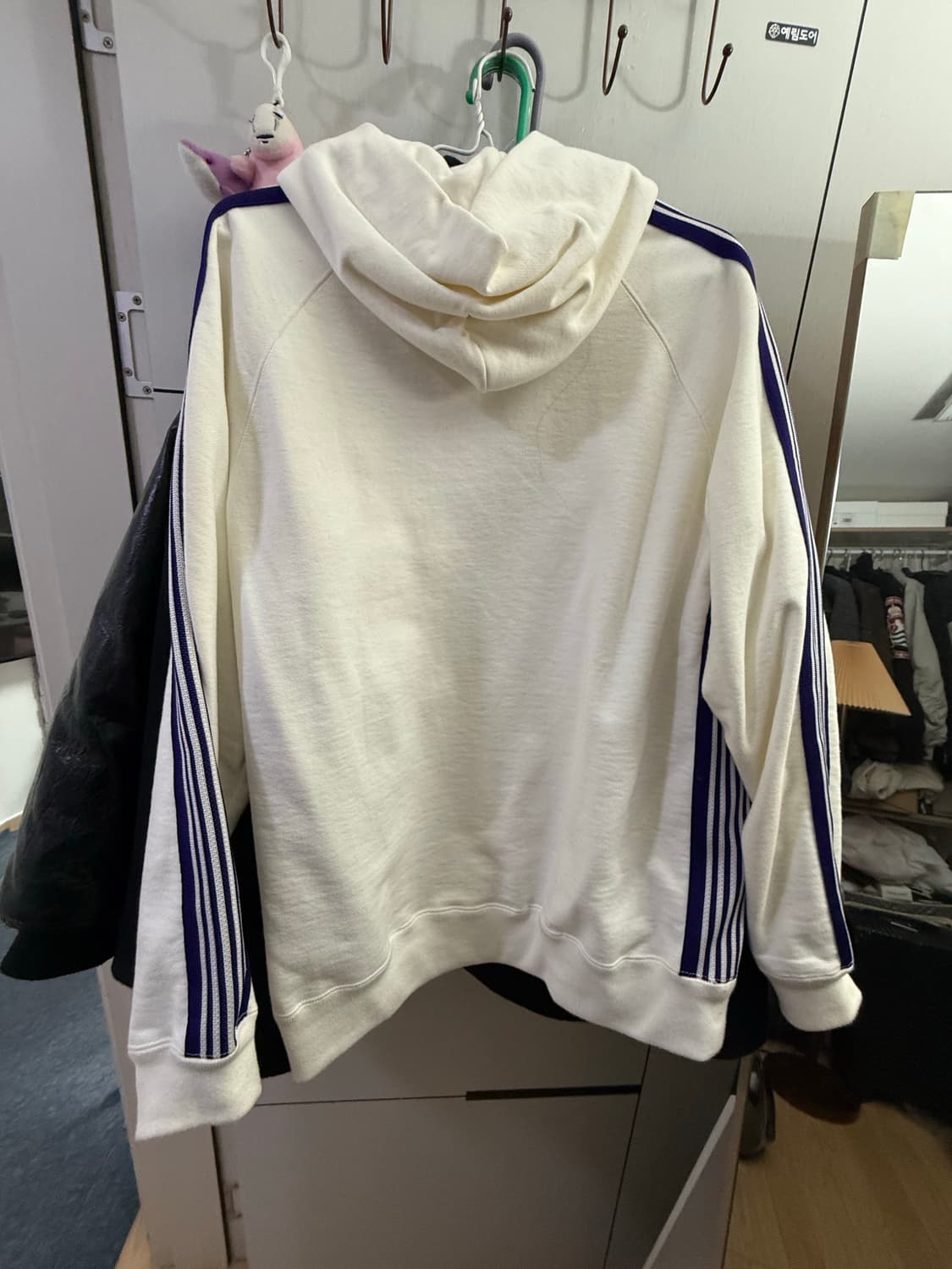 니들스 후드티 상품이미지2