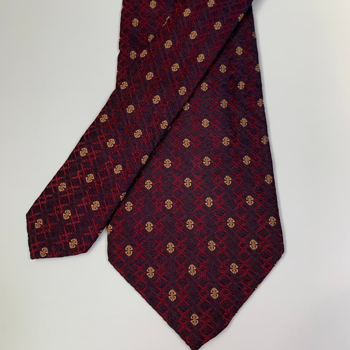 버버리(BURBERRY) 레드버건디컬러 신형라벨 100실크 명품넥타이 상품이미지4