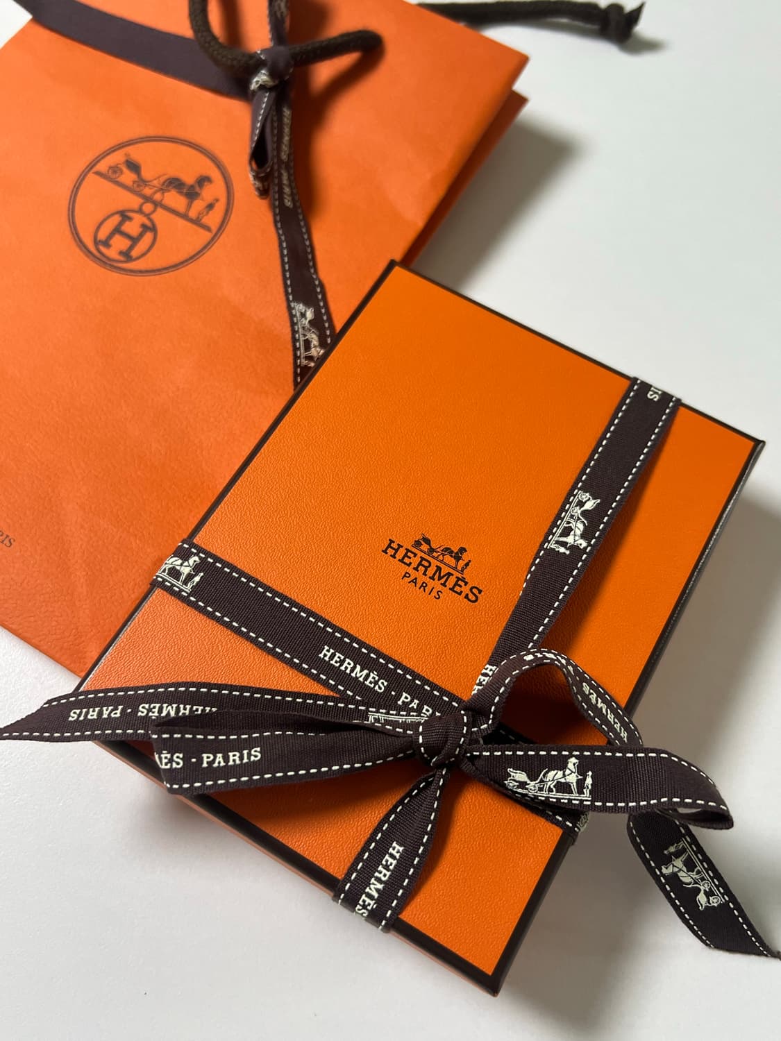 [정품] 에르메스 팝아슈 미니 펜던트 팔라듐 하드웨어 & 마롱 글라세 상품이미지6