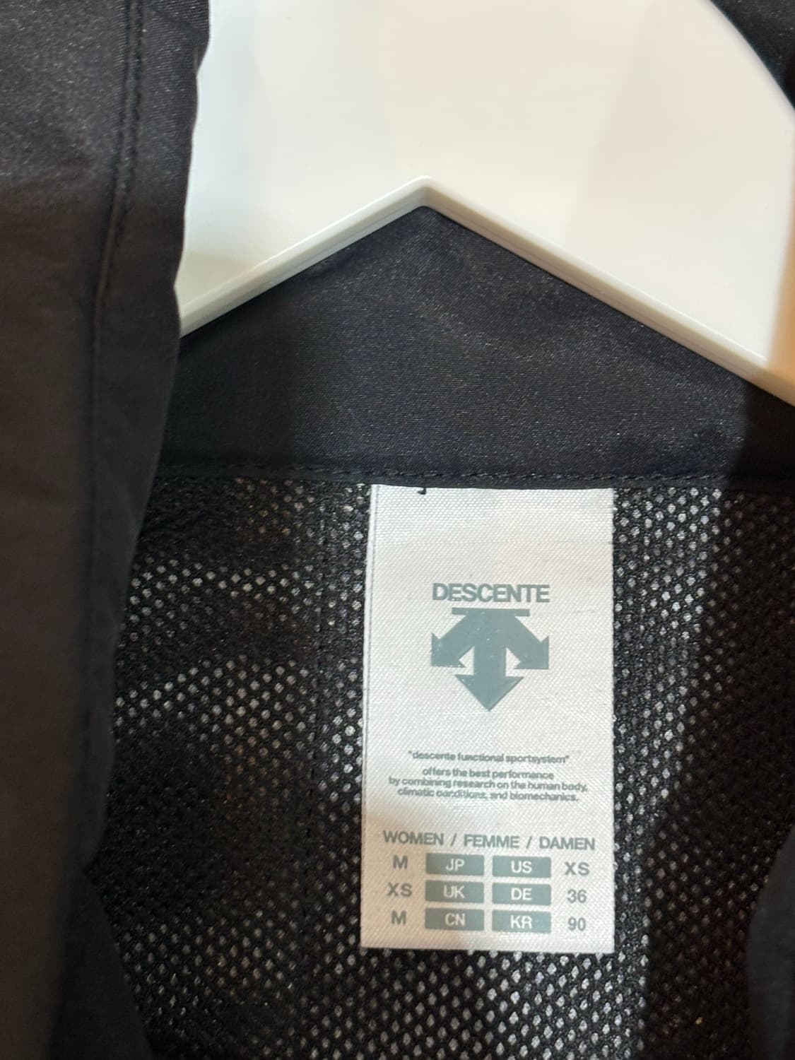 데상트 여성 바람막이 자켓 S사이즈 상품이미지6